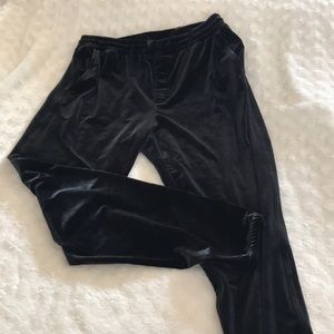 Gap Velvet joggers size M